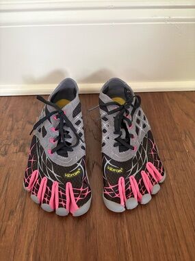 Vibram FiveFingers Women's Gray, Black & Pink Toe Shoes
